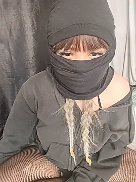 Snapshot of NomiHana chatting on June 7, 2026, 8:14 pm NomiHana online show from June 7, 2026, 8:14 pm
