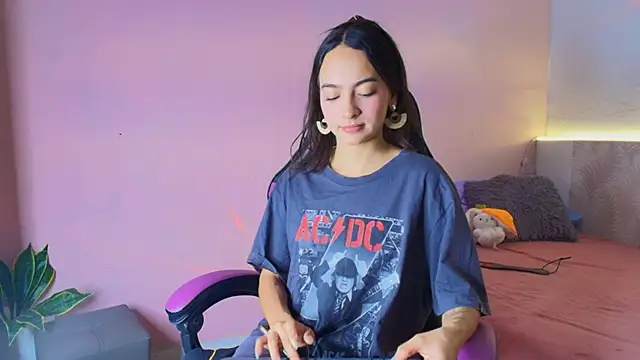 Daphne Rosse online show from May 29, 2026, 11:38 am