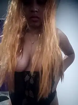 Snapshot of SolashLitzy_Curly chatting on May 23, 2026, 4:06 pm SolashLitzy Curly online show from May 23, 2026, 4:06 pm
