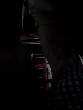 wesstfine online show from April 14, 2026, 4:17 am