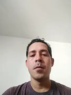 Snapshot of Gabriel_leon33 chatting on May 17, 2026, 8:20 pm Gabriel leon33 online show from May 17, 2026, 8:20 pm