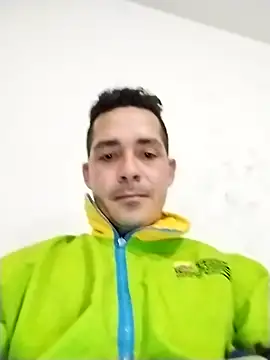 Snapshot of Gabriel_leon33 chatting on June 10, 2026, 6:14 am Gabriel leon33 online show from June 10, 2026, 6:14 am