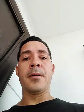 Snapshot of Gabriel_leon33 chatting on June 20, 2026, 11:26 am Gabriel leon33 online show from June 20, 2026, 11:26 am