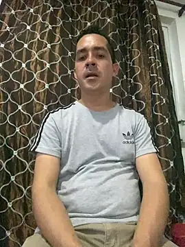 Snapshot of Gabriel_leon33 chatting on June 16, 2026, 11:27 pm Gabriel leon33 online show from June 16, 2026, 11:27 pm