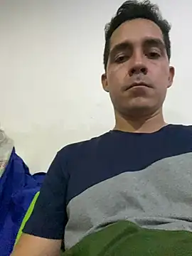 Snapshot of Gabriel_leon33 chatting on July 5, 2026, 4:19 am Gabriel leon33 online show from July 5, 2026, 4:19 am