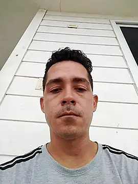 Snapshot of Gabriel_leon33 chatting on June 11, 2026, 9:45 pm Gabriel leon33 online show from June 11, 2026, 9:45 pm