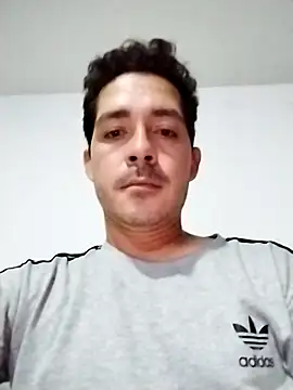 Snapshot of Gabriel_leon33 chatting on May 14, 2026, 10:51 pm Gabriel leon33 online show from May 14, 2026, 10:51 pm