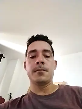 Snapshot of Gabriel_leon33 chatting on June 17, 2026, 7:35 pm Gabriel leon33 online show from June 17, 2026, 7:35 pm