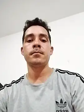 Snapshot of Gabriel_leon33 chatting on June 19, 2026, 8:42 am Gabriel leon33 online show from June 19, 2026, 8:42 am