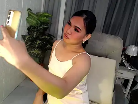 Yourgorgeousmarge online show from April 19, 2026, 1:39 am