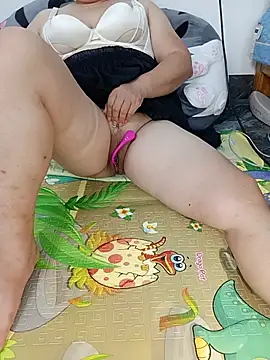 Snapshot of Zuzu-Asia chatting on June 1, 2026, 9:36 pm Zuzu-Asia online show from June 1, 2026, 9:36 pm