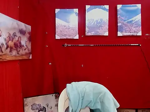 HottestLadyYuna online show from May 1, 2026, 5:45 am