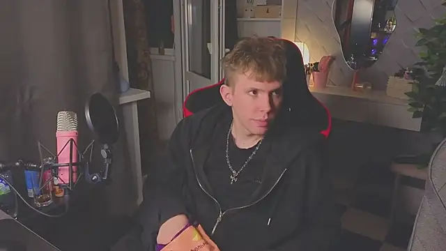 Snapshot of meowmeowland chatting on March 24, 2026, 7:14 pm meowmeowland online show from March 24, 2026, 7:14 pm