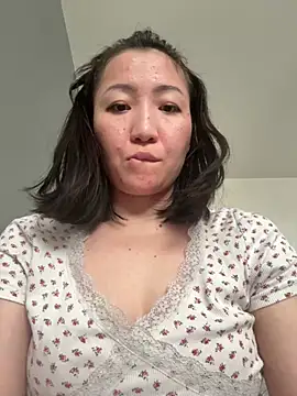 Molly242424- online show from March 24, 2026, 1:44 pm