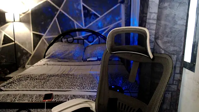 Snapshot of demeterfoxx chatting on April 2, 2026, 1:24 am demeterfoxx online show from April 2, 2026, 1:24 am