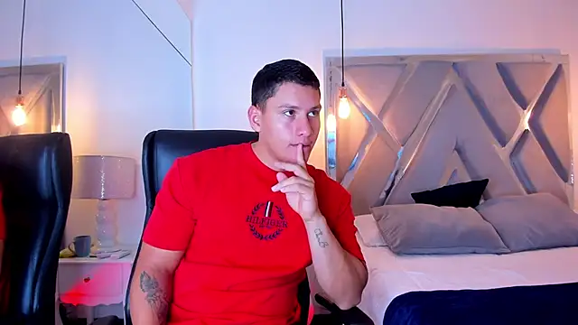 Snapshot of Chriss_Diamond chatting on March 29, 2026, 8:21 pm Chriss Diamond online show from March 29, 2026, 8:21 pm