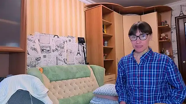 LadyL2026 online show from March 29, 2026, 11:34 am