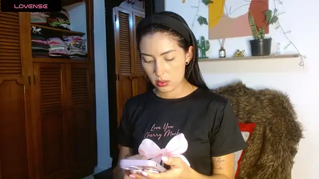 ivanna dl online show from May 17, 2026, 1:05 am