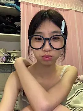 Snapshot of nina5201 chatting on April 8, 2026, 4:19 pm nina5201 online show from April 8, 2026, 4:19 pm