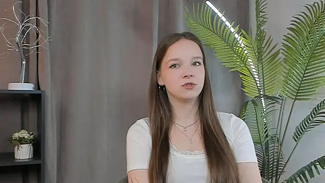 KiraGbur online show from March 26, 2026, 8:12 am