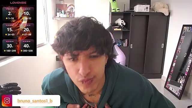 Snapshot of Bruno_santos1 chatting on April 28, 2026, 12:53 pm Bruno santos1 online show from April 28, 2026, 12:53 pm