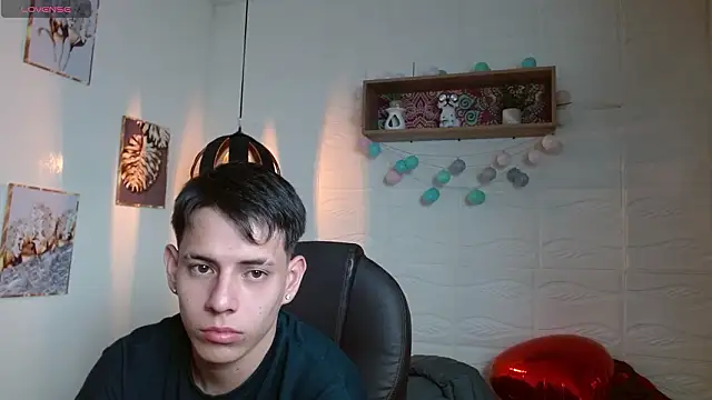 Snapshot of RoaSexi25 chatting on March 26, 2026, 3:38 am RoaSexi25 online show from March 26, 2026, 3:38 am