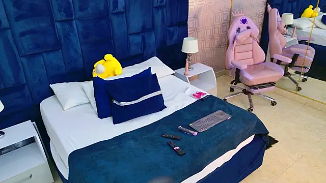 Snapshot of Ivana_Kitty chatting on April 13, 2026, 7:40 pm Ivana Kitty online show from April 13, 2026, 7:40 pm
