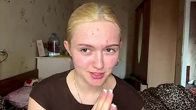 Snapshot of Sophia_Blonde chatting on April 8, 2026, 2:29 pm Sophia Blonde online show from April 8, 2026, 2:29 pm