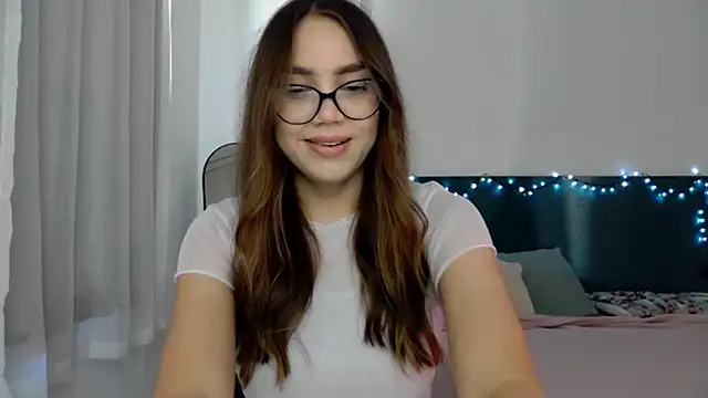 Snapshot of NebulaaHaven chatting on May 5, 2026, 6:00 pm NebulaaHaven online show from May 5, 2026, 6:00 pm