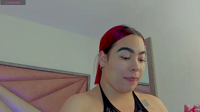 Snapshot of AfroditaVega_ chatting on May 11, 2026, 5:54 pm AfroditaVega online show from May 11, 2026, 5:54 pm