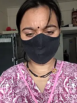 HeartlessGirl online show from June 2, 2026, 4:01 am