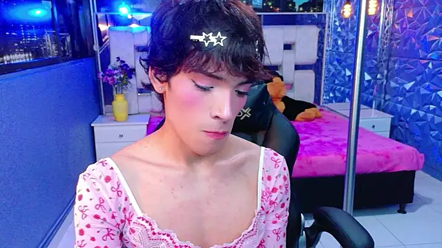 Snapshot of IsaacNovaa chatting on June 8, 2026, 1:28 am IsaacNovaa online show from June 8, 2026, 1:28 am