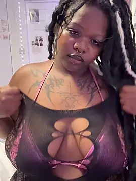 Snapshot of Nyla_xox chatting on June 19, 2026, 9:42 pm Nyla xox online show from June 19, 2026, 9:42 pm