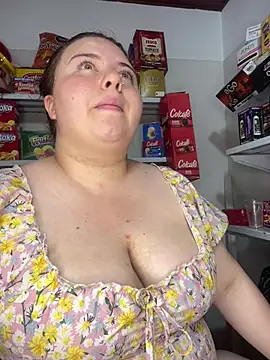 Snapshot of kitty__pinnk chatting on June 9, 2026, 7:37 pm kitty pinnk online show from June 9, 2026, 7:37 pm