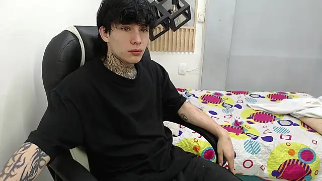 naty 18 online show from April 19, 2026, 6:36 am