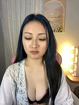 Snapshot of Monica-hk chatting on April 8, 2026, 12:28 pm Monica-hk online show from April 8, 2026, 12:28 pm