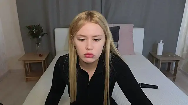 Snapshot of MelissaAvis chatting on June 2, 2026, 5:40 am MelissaAvis online show from June 2, 2026, 5:40 am