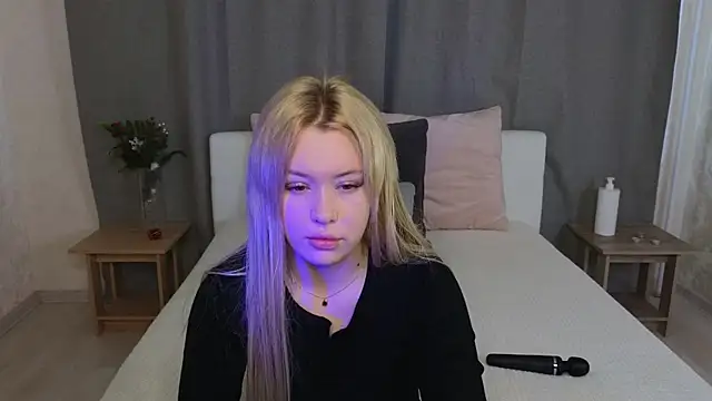 Snapshot of MelissaAvis chatting on June 17, 2026, 5:40 am MelissaAvis online show from June 17, 2026, 5:40 am