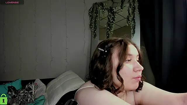 Maya Raay online show from May 18, 2026, 1:06 am