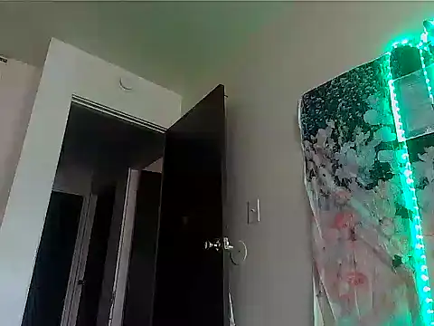 Fetishjoiqueen online show from March 28, 2026, 10:55 pm