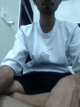 Snapshot of its_coco72 chatting on April 7, 2026, 4:42 pm its coco72 online show from April 7, 2026, 4:42 pm