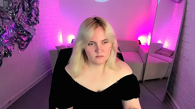 KathyBriggs online show from June 18, 2026, 5:06 am