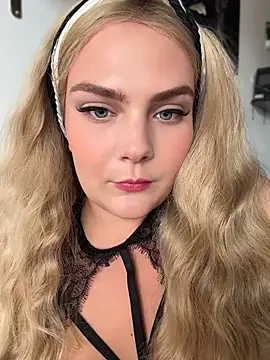 Blonde Cougar online show from June 9, 2026, 1:01 pm