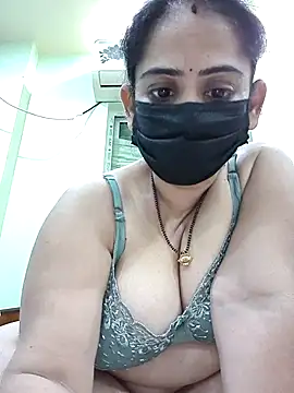 Snapshot of sonalidey5564 chatting on May 1, 2026, 3:28 pm sonalidey5564 online show from May 1, 2026, 3:28 pm
