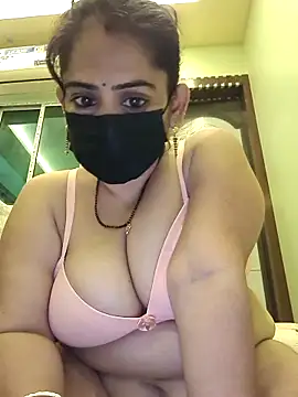 Snapshot of sonalidey5564 chatting on April 24, 2026, 1:57 pm sonalidey5564 online show from April 24, 2026, 1:57 pm