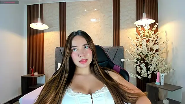Snapshot of Anissa_m_ chatting on April 4, 2026, 7:09 pm Anissa m online show from April 4, 2026, 7:09 pm