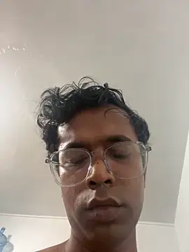 hotbottominr online show from April 25, 2026, 2:25 pm