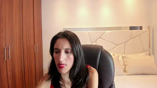 Shary leon online show from April 30, 2026, 7:10 pm