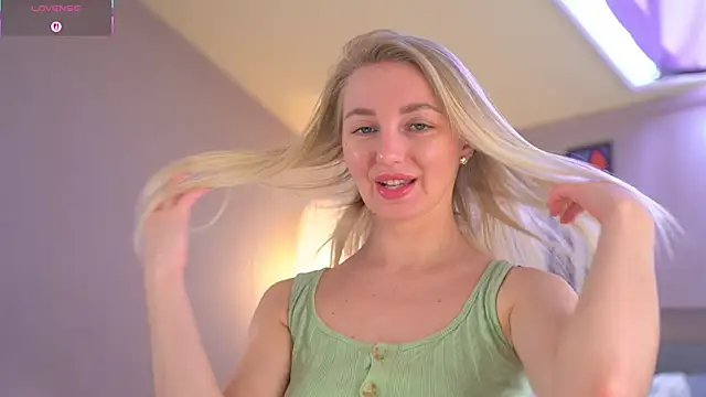 Snapshot of Sweety_Becky chatting on May 14, 2026, 8:22 am Sweety Becky online show from May 14, 2026, 8:22 am
