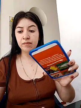 Snapshot of AvaVictori chatting on May 6, 2026, 6:34 pm AvaVictori online show from May 6, 2026, 6:34 pm